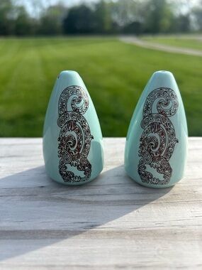 Vtg 1965 Air New Zealand 1st Class Salt/Pepper Shakers Aqua Set w/Maori Design